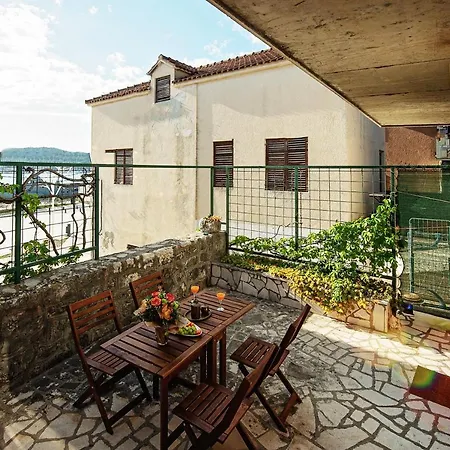 Holiday home Traditional Family In The Heart Of Dalmatia Rogoznica (Sibenik-Knin)