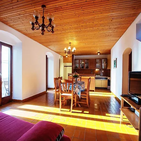 Traditional Family In The Heart Of Dalmatia * Рогозница