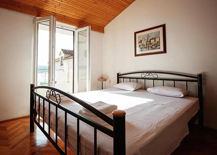 Traditional Family In The Heart Of Dalmatia Vikendica Rogoznica (Sibenik-Knin)